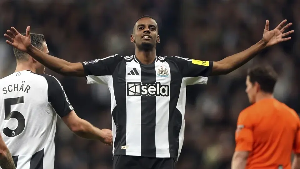 Newcastle golea 5-0 al Crystal Palace y ya es tercero en la Premier League