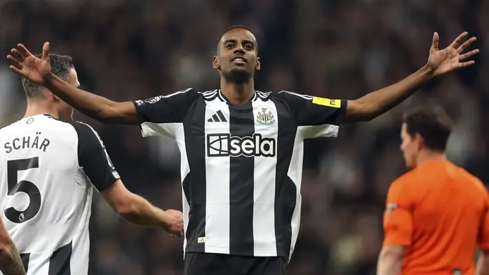 Newcastle golea 5-0 al Crystal Palace y ya es tercero en la Premier League