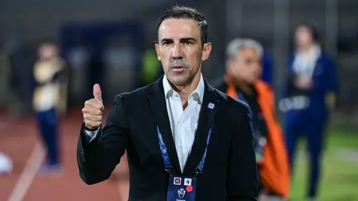Víctor Velázquez, presidente de Cruz Azul, aseguró continuidad de Vicente Sánchez