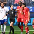 ¡No se dejó intimidar! Katia Itzel García no dudó en expulsar al técnico de Canadá en la Nations League
