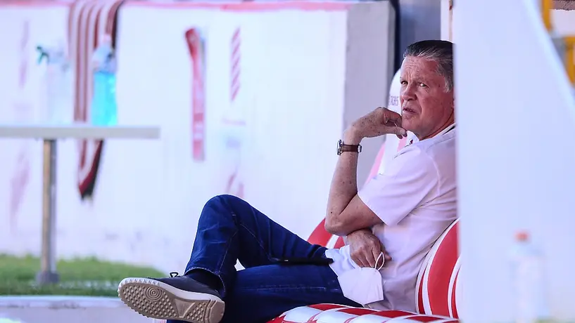Ricardo Peláez da voto de confianza al proyecto de Gerardo Espinoza en Chivas