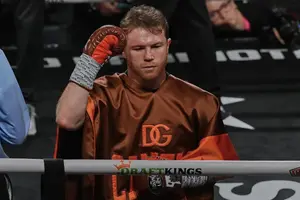Canelo Álvarez reconoció que le ha costado entrenar para combate ante Scull en Arabia Saudita