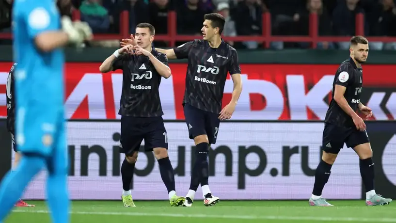 Lokomotiv empató 2-2 con CSKA; César Montes jugó todo el partido