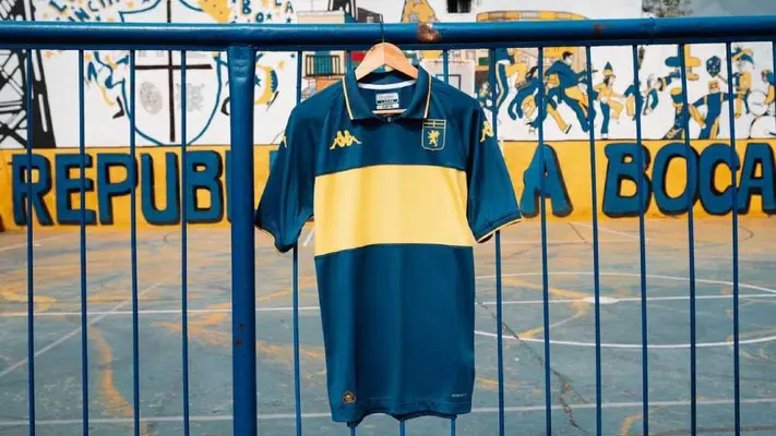 Genoa, donde milita el mexicano Johan Vásquez, realizó homenaje a Boca Juniors con un jersey especial