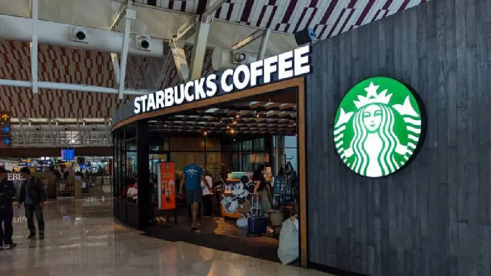 VIDEO: Starbucks debe pagar 50 millones de dólares a repartidor que se quemó los genitales con un café