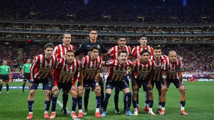 Telemundo, cadena con los derechos de Chivas en EU, arremetió en contra del Rebaño y la Liga MX: "Tremendo circo"