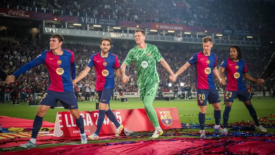 Barcelona busca renovación de Szczesny y retrasa búsqueda de otro portero