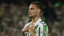 Antony cerca de convertirse de doble campeón continental con Betis y Manchester United
