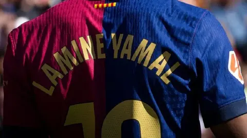 Aficionados del Real Madrid queman jersey de Lamine Yamal previo a Final de la Copa del Rey