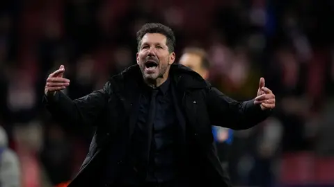 'Cholo' Simeone explota tras el penalti anulado a Julián Álvarez: "Nunca vi al VAR llamar a revisar en una tanda"