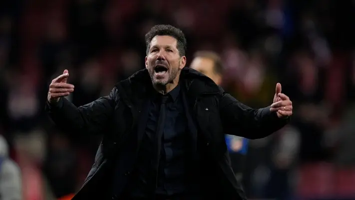 'Cholo' Simeone explota tras el penalti anulado a Julián Álvarez: "Nunca vi al VAR llamar a revisar en una tanda"