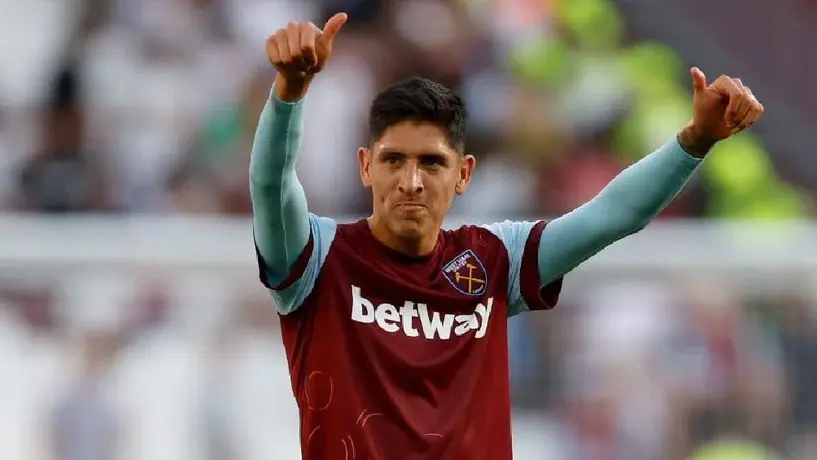Edson Álvarez celebra el 5 de mayo con tacos