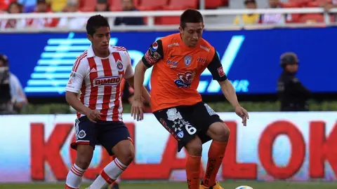 Héctor Herrera sale a desmentir múltiples operaciones en el rostro