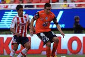 Héctor Herrera sale a desmentir múltiples operaciones en el rostro