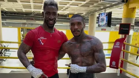¿William Scull abortó entrenamiento con sparring previo a pelea con Canelo Álvarez?
