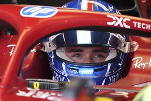 Leclerc habló sobre el cambio de posiciones con Hamilton: “Sainz nos estaba metiendo mucha presión”