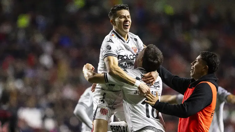 Pavel Pérez y José Paradela anotan golazos en el Necaxa vs Tijuana