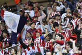 Afición de Chivas protesta a las afueras de Verde Valle: 'el equipo antes que sus intereses'