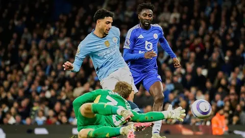 Manchester City vence al Leicester City y vuelve a puestos de Champions