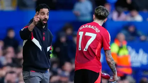 Garnacho pagará la cena a sus compañeros de Manchester United por 'berrinche'