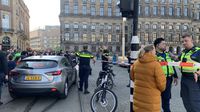 Detienen al responsable del apuñalamiento masivo en la Plaza Dam de Ámsterdam, reportan varios heridos