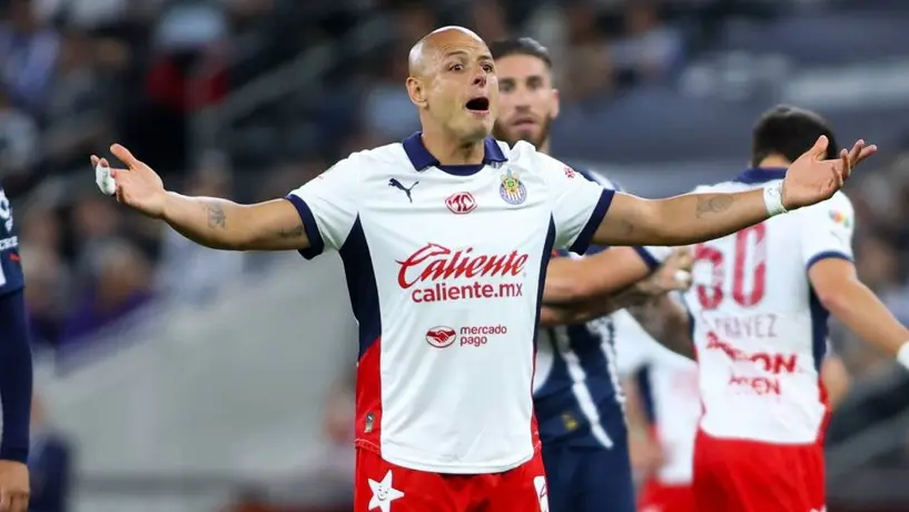 Javier Mier deja en ‘Chicharito’ su continuidad con Chivas