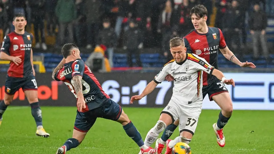 Johan Vásquez y el Genoa consiguen sufrida victoria ante el Lecce