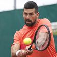 Djokovic logra su primera victoria en arcilla este año al vencer a Fucsovics en Ginebra