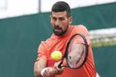 Djokovic logra su primera victoria en arcilla este año al vencer a Fucsovics en Ginebra