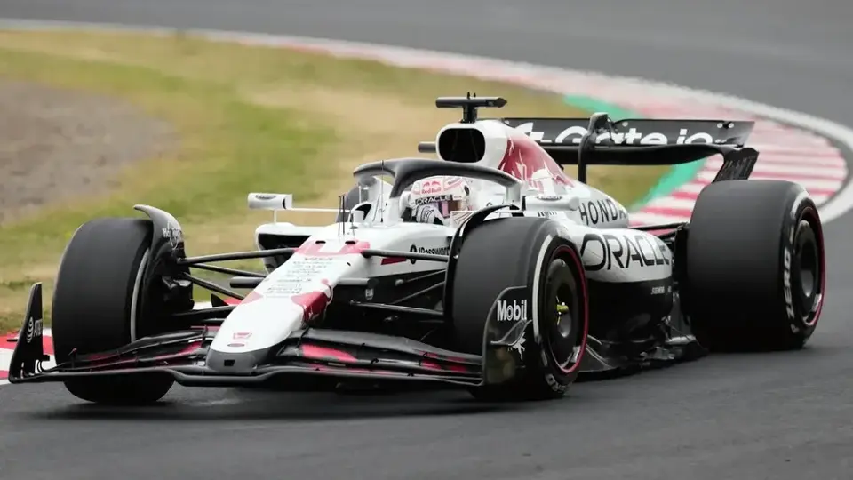 Max Verstappen domina y gana el GP de Japón y se mete en la pelea por el Mundial de Pilotos 2025