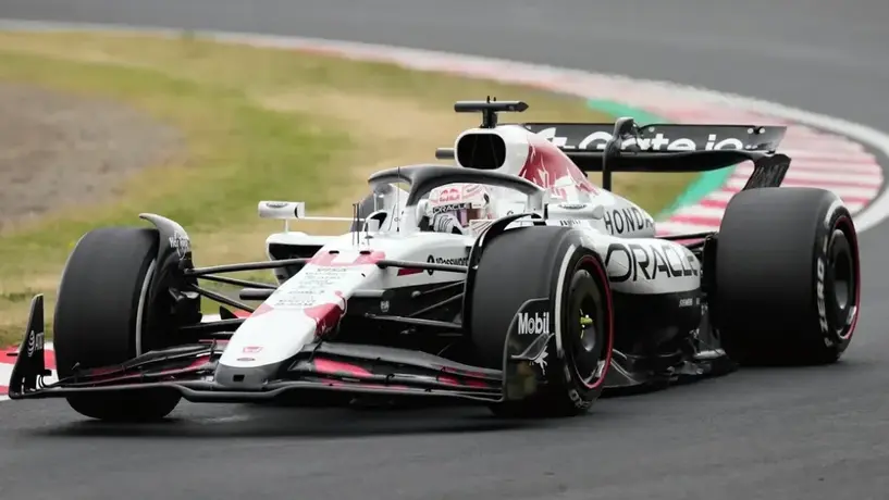 Max Verstappen domina y gana el GP de Japón y se mete en la pelea por el Mundial de Pilotos 2025