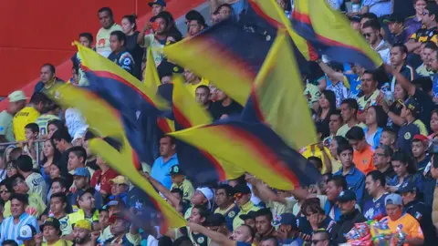 ¡Todos con el Tricampeón! Aficionado del América hace sorpresiva aparición en el EDC