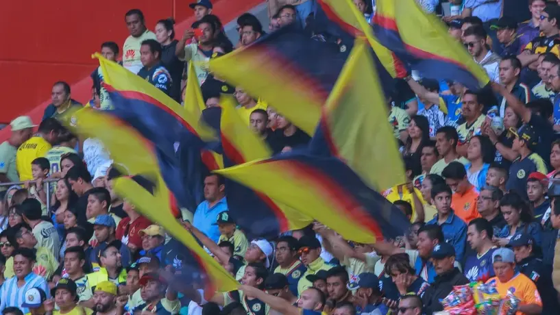 ¡Todos con el Tricampeón! Aficionado del América hace sorpresiva aparición en el EDC