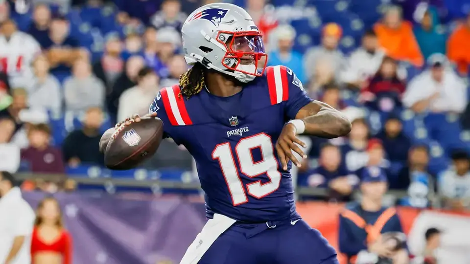 ¡Nuevo QB para Dallas! Cowboys intercambian un pick de Draft por Joe Milton III