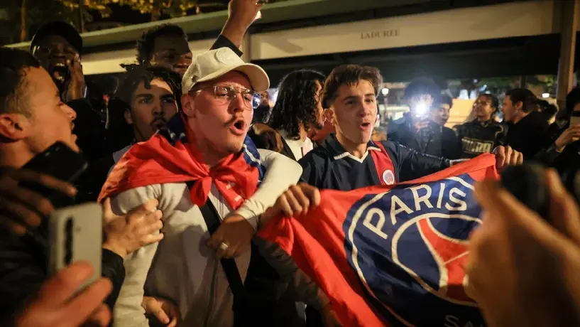 Festejo de PSG casi termina en tragedia