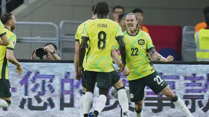 Australia acaricia la clasificación al Mundial 2026 después de derrotar a China