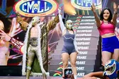 Alana sorprende acompañando a Máscara Dorada en función del CMLL