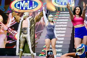 Alana sorprende acompañando a Máscara Dorada en función del CMLL