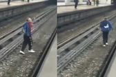 VIDEO: Hombre intoxicado camina sobre las vías del Metro Tepito