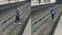 VIDEO: Hombre intoxicado camina sobre las vías del Metro Tepito