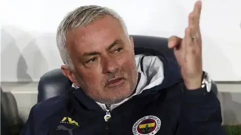 José Mourinho, entrenador del Fenerbahçe, podría llegar a la selección de Portugal para el Mundial 2026