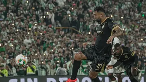 ¡Insólito! Jugadores ‘predicen’ penal a lo Panenka y el portero decide ignorarlos