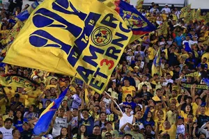 Aficionados del América desafían restricciones y graban el cráter del Popocatépetl