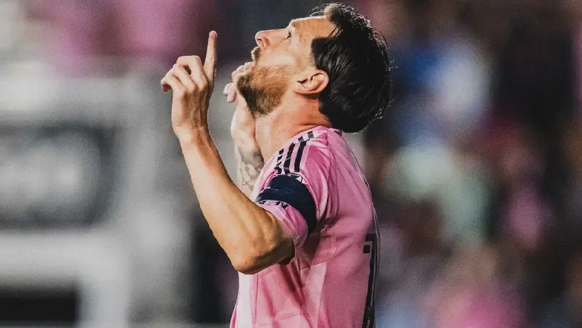 Messi incita a David Beckham para salir del retiro