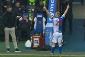 Adam Forshaw, del Blackburn Rovers, va y le festeja el gol a su exequipo el Plymouth Argyle