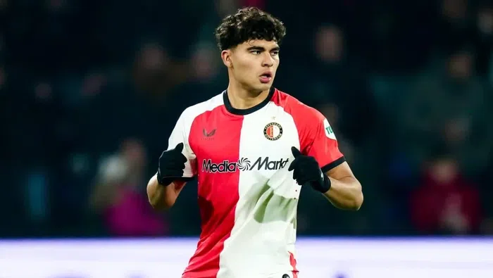 Stephano Carrillo en partido con Feyenoord | IG: stephanocarrillo