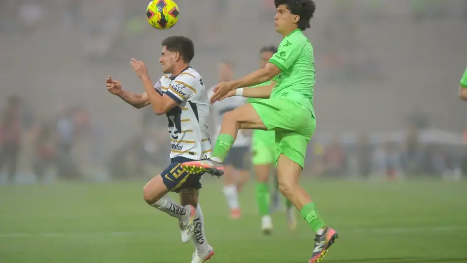 Grito homofóbico aparece en el Juárez vs Pumas; árbitro no aplica protocolo