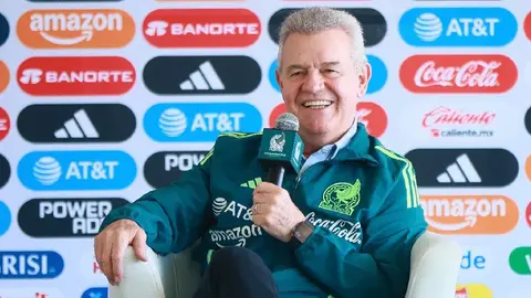 Javier Aguirre sobre el nivel de Santiago Giménez y Raúl Jiménez: “Bendito problema”