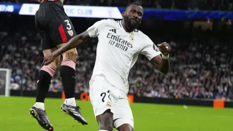 Antonio Rüdiger es operado y se tambalea su participación en el Mundial de Clubes