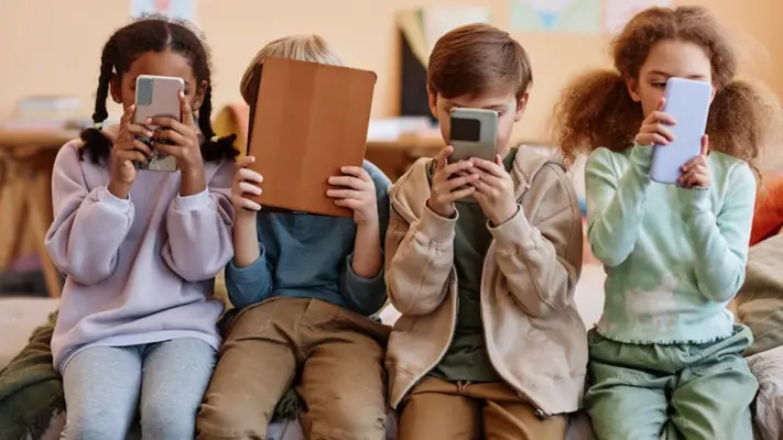 Un estado más se suma a la prohibición de celulares en escuelas